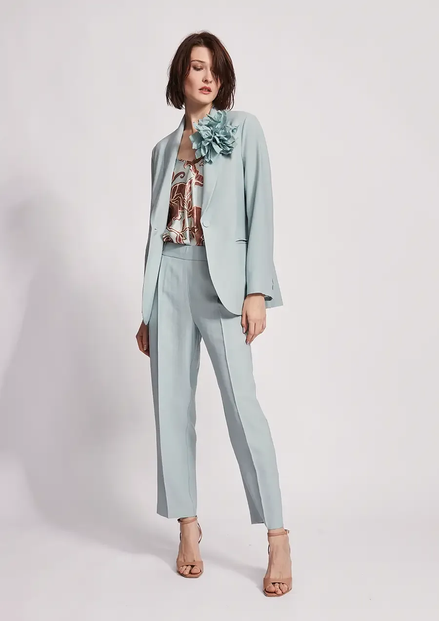 88_K102008_Giacca_K106204_Top_K102603_Pantalone_K112599_Spilla_fiore
